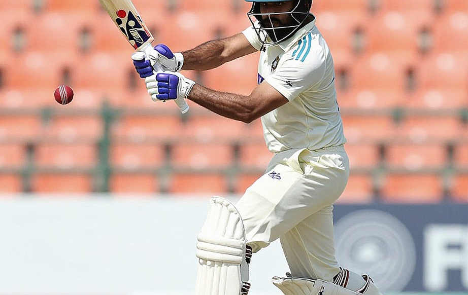 154/9 से 242 तक: लाहौर में शादाब खान और हारिस रऊफ़ की वह साझेदारी, जिसे 'चमत्कार' कहना आसान है और समझना मुश्किल